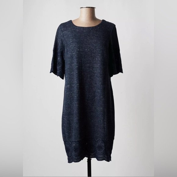 White Stuff Dresses & Skirts - White Stuff midi dress, round neck, navy, scallop lace edges on arms & hem 💙